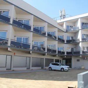 https://apartaments-estudis-els-molins.catalonia-hotels.com